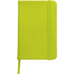 Taccuino A6 in PU riciclato con chiusura elastica, pagine a righe color verde chiaro prima vista