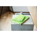 Taccuino A6 in PU riciclato con chiusura elastica, pagine a righe decima vista