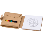 Set da colorare in cartone con matite colorate e disegni per bambini quinta vista