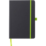 Taccuino A5 in pelle sintetica riciclata con chiusura elastica e pagine a righe color verde chiaro prima vista