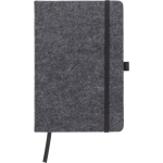 Taccuino A5 in feltro riciclato con chiusura elastica, pagine a righe color grigio scuro prima vista