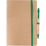 Taccuino A5 in cartone riciclato con penna e fogli bianchi color verde prima vista