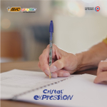 Penna a sfera classica in plastica trasparente con inchiostro rosso BIC® Cristal®