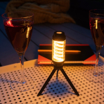 Lampada e torcia ricaricabile con 10h di autonomia e ricarica USB-C color nero terza vista