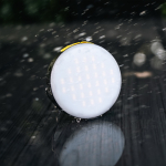 Torcia da esterno da 300 lumen con batteria esterna da 10.000 mAh color nero quarta vista