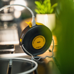 Torcia da esterno da 300 lumen con batteria esterna da 10.000 mAh color nero sesta vista