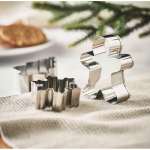 Set di 3 stampini in acciaio inox per biscotti con forme natalizie color beige vista ambiente