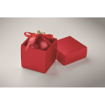 Pallina di Natale da appendere con nastro e confezionata in scatola regalo color rosso seconda vista fotografica