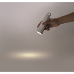Lampada da scrivania e torcia 2 in 1 con luce regolabile in 3 modalità color bianco vista fotografia