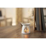 Set per bruciatore di aromi in ceramica con tealight e olio alla vaniglia color bianco seconda vista ambiente