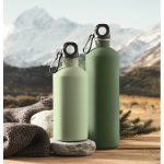 Borraccia in acciaio inox riciclato antiperdita con finitura gommata 500 ml color verde menta vista ambiente