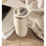 Bicchiere termico in acciaio inox riciclato con coperchio e cannuccia 500ml color beige vista ambiente