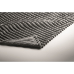 Coperta in pile a righe con nastro e cartoncino kraft 450 g/m² color grigio scuro terza vista fotografica