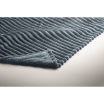 Coperta in pile a righe con nastro e cartoncino kraft 450 g/m² color nero opaco terza vista fotografica