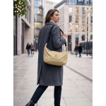 Borsa a tracolla urbana in nylon idrorepellente con tracolla regolabile color cachi terza vista ambiente 2