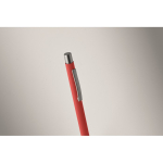 Penna a scatto in alluminio riciclato con finitura gommata e inchiostro blu color rosso quarta vista fotografica