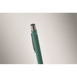 Penna a scatto in alluminio riciclato con finitura gommata e inchiostro blu color verde terza vista fotografica