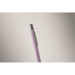 Penna a scatto in alluminio riciclato con finitura gommata e inchiostro blu color viola quarta vista fotografica