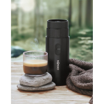 Macchina da caffè portatile per caffè macinato e capsule compatibili 1.800mAh color nero vista ambiente principale