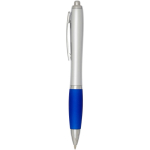 Penna a sfera in plastica riciclata a scatto con impugnatura morbida, inchiostro nero color blu reale vista laterale