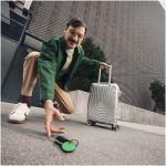 Localizzatore BT resistente all’acqua con allarme sonoro Chipolo color verde immagine stile di vita
