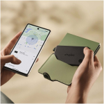 Scheda localizzatrice ricaricabile compatibile con Apple e Android Chipolo color grafite immagine stile di vita