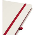 Taccuino A5 con copertina rigida, chiusura elastica e finitura morbida al tatto, pagine a righe color rosso vista dettaglio 1