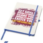 Taccuino A5 con copertina rigida, chiusura elastica e finitura morbida al tatto, pagine a righe color blu reale