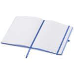 Taccuino A5 con copertina rigida, chiusura elastica e finitura morbida al tatto, pagine a righe color blu reale seconda vista