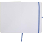 Taccuino A5 con copertina rigida, chiusura elastica e finitura morbida al tatto, pagine a righe color blu reale terza vista frontale