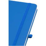 Quaderno A5 con copertina rigida in pelle sintetica e fogli a righe color azzurro vista dettaglio 1