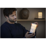 Lampada da tavolo pieghevole per scrivania con luce d’ambiente color nero immagine stile di vita