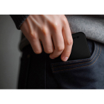 Powerbank ultrasottile da 4 mm con ricarica wireless 3000 mAh color nero vista ambiente