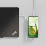 Cavo di ricarica USB-C a USB-C 2 in 1 in alluminio 15W Zens Pro 2 color bianco vista ambiente