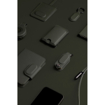 Custodia per passaporto con doppio localizzatore Bluetooth 5.2 color verde vista ambiente 2