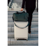 Borsa da viaggio leggera ecologica con zip e capacità 36,5L color verde vista ambiente 3