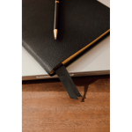 Set quaderno e penna con scatola regalo A5 a righe color nero vista ambiente 2