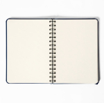 Set con penna in alluminio a inchiostro blu e taccuino A5 in PU a righe vista dettaglio 7