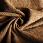 Scialle in acrilico e viscosa morbido al tatto OEKO-TEX® 250g/m² color marrone vista dettaglio 2