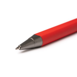 Penna a scatto in alluminio riciclato con finitura gommata e inchiostro blu color rosso vista dettaglio 1