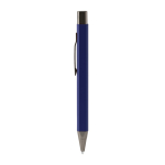 Penna a scatto in alluminio riciclato con finitura gommata e inchiostro blu color blu mare seconda vista