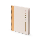 Taccuino A5 in cartone riciclato da cartoni del latte con dettaglio in bambù color naturale prima vista d'uso