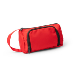 Necessaire in poliestere riciclato con apertura superiore e manico color rosso prima vista d'uso
