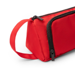 Necessaire in poliestere riciclato con apertura superiore e manico color rosso vista dettaglio 1