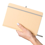 Taccuino A5 con copertina rigida in kraft, elastico e pagine a righe color argento prima vista
