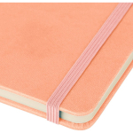 Taccuino A5 con copertina in PU riciclato, segnalibro e pagine a righe color rosa quarta vista
