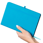 Taccuino A5 con copertina in PU riciclato, segnalibro e pagine a righe color azzurro terza vista