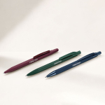 Penna in alluminio riciclato con dettagli metallizzati e inchiostro blu