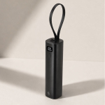 Power bank in alluminio riciclato con cavo tipo C integrato 5000mAh