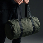 Borsa da palestra in nylon riciclato con scomparto per scarpe color verde scuro vista ambiente